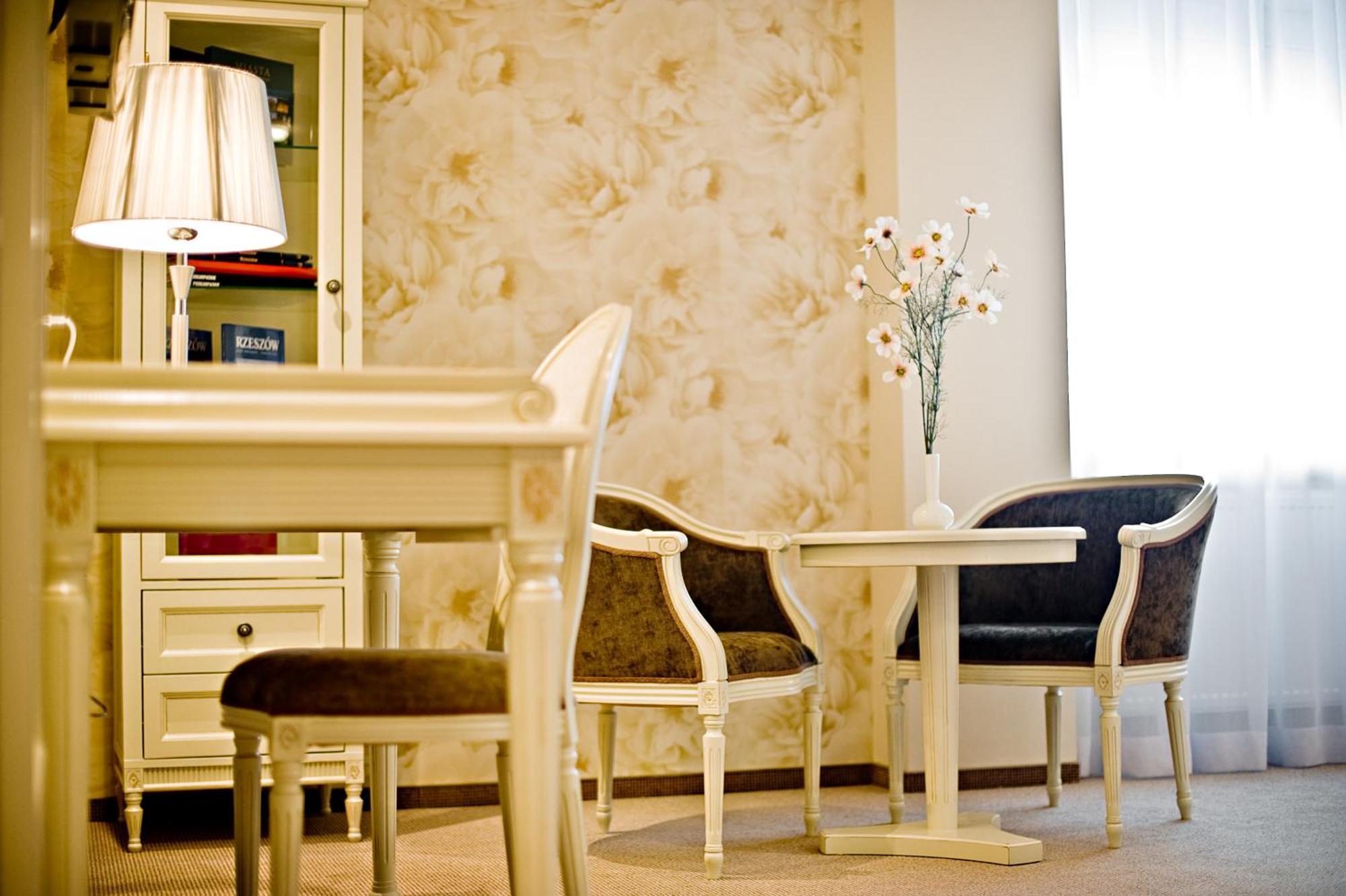Hotel Prezydencki 4-Star Rzeszów Eksteriør billede
