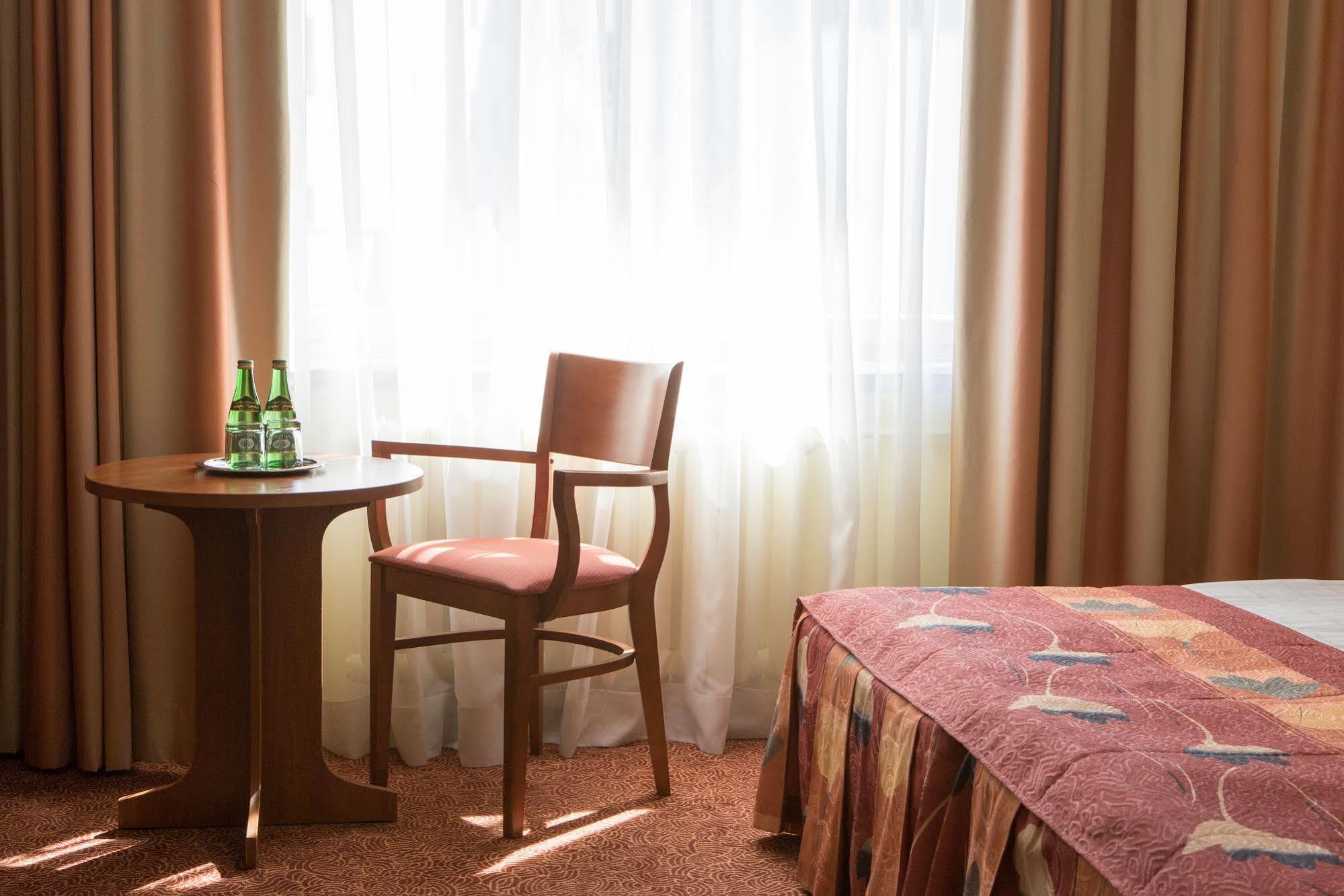 Hotel Prezydencki 4-Star Rzeszów Eksteriør billede